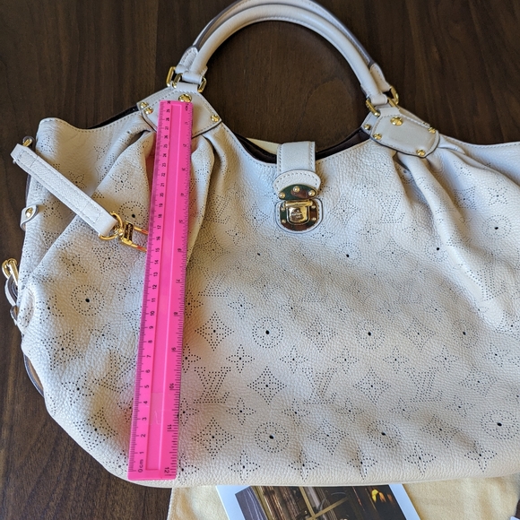 Louis Vuitton Mahina bag - Picture 14 of 16